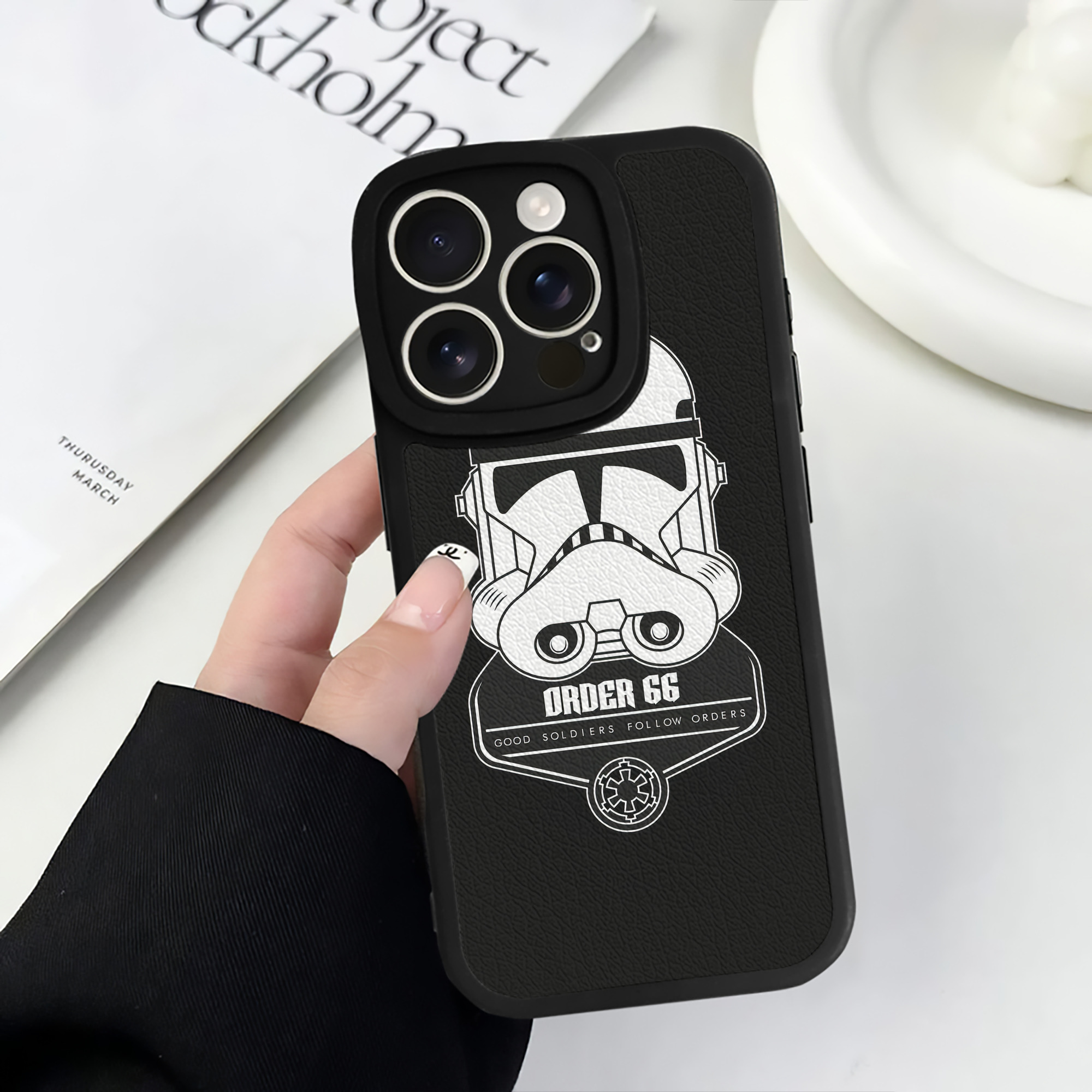 （画像用） スター・ウォーズ Star Wars 【iPhone 16シリーズ対応】シリコンスマホケース（レザー調） 材質：シリコン
